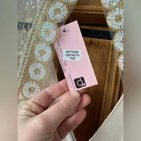 Caught In Motion Dress - Picture 6 of 8